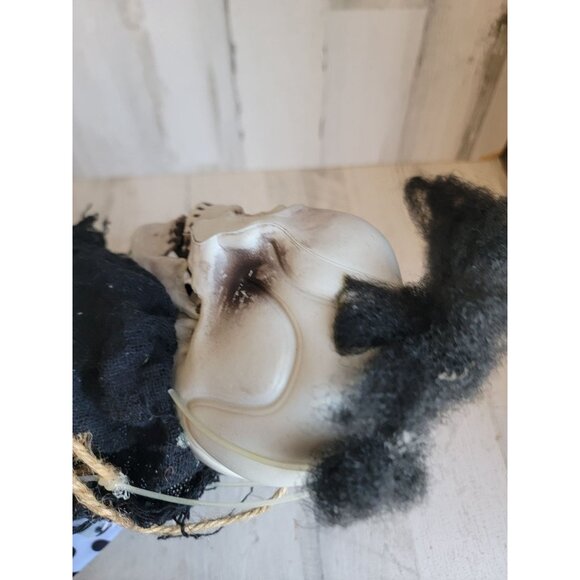 Unique scary swing clown AS IS Halloween hanging prop decor - Picture 14 of 15